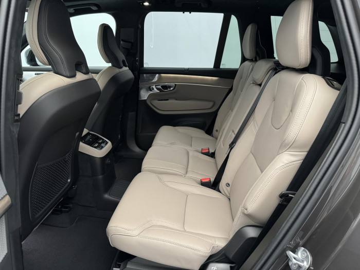 Volvo XC90 T8 AWD RECHARGE DARK ULTRA 7m