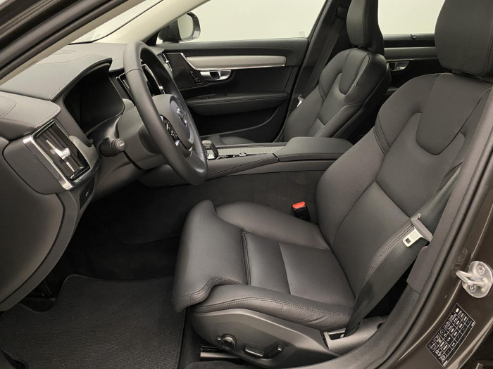 Volvo V90 CC B4 AWD PLUS AUT REZERVACE