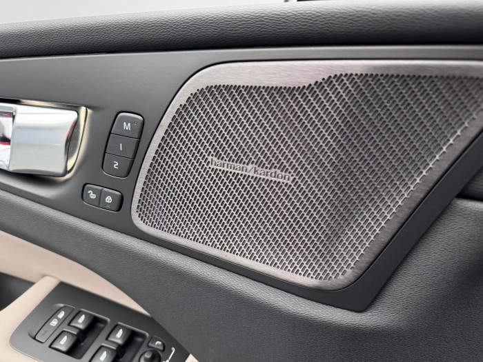 Volvo XC60 T6 AWD AUT DARK PLUS