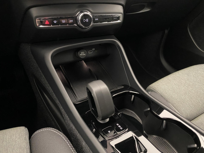 Volvo XC40 B3 DARK PLUS AUT CZ