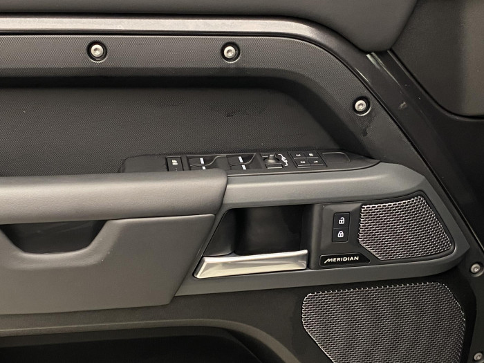 Land Rover Defender 110 D300 X-DYNAMIC HSE AWD AUT 3.0 d Dynamic