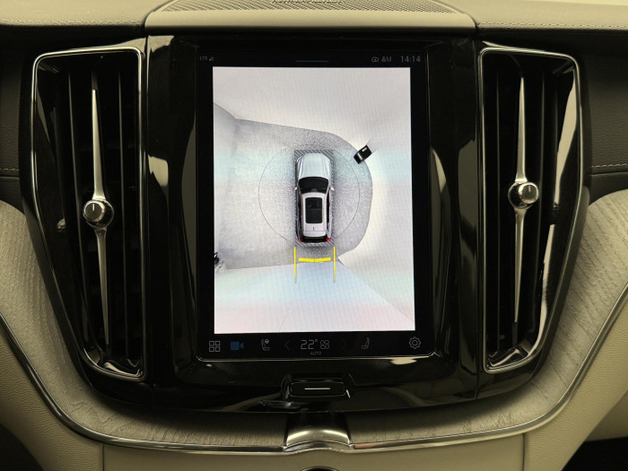 Volvo XC60 B5 AWD DARK ULTRA REZERVACE