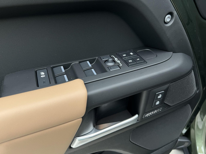 Land Rover Defender 110 D350 X-DYNAMIC HSE AWD AUT 3.0 d Dynamic