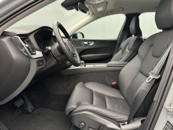 Volvo XC60 B5 AWD PLUS DARK CZ 1.maj