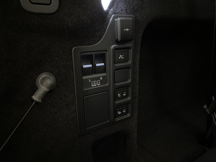 Land Rover Discovery D300 DYNAMIC HSE REZERVACE 3.0 d Dynamic