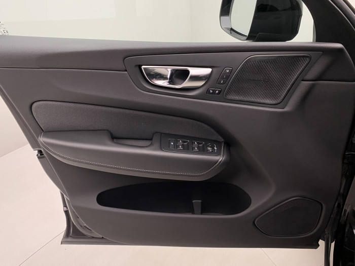 Volvo XC60 B5 AWD R-DESIGN AUT