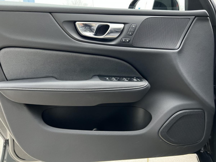 Volvo V60 T4 R-DESIGN AUT 1.maj.