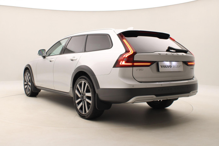 Volvo V90 CC B4 AWD MOMENTUM  REZERVACE 2.0 CC CC Momentum
