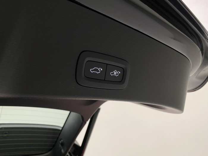 Volvo XC40 B4 AUT PLUS BLACK EDITION