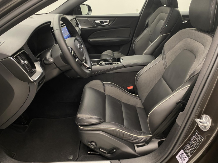 Volvo S60 T6 AWD PLUS DARK RECHARGE AUT