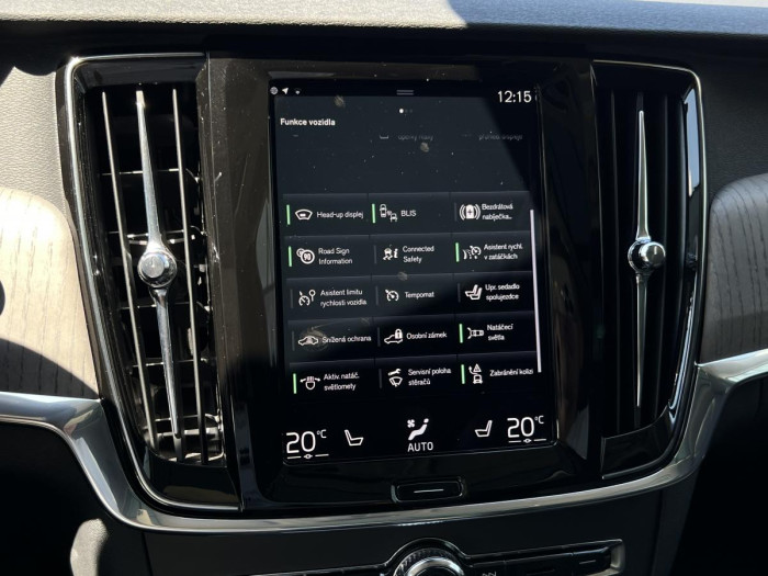 Volvo V90 CROSS COUNTRY B4 AWD Aut 1.maj
