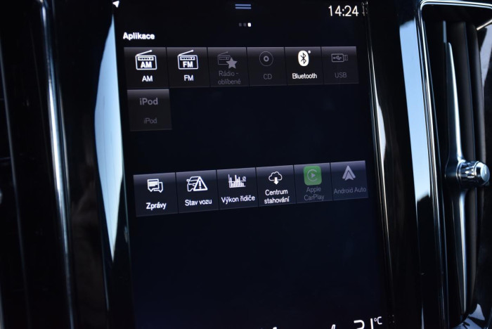 Volvo XC60 D4 AWD R-DESIGN AUT REZERVACE 2.0 d