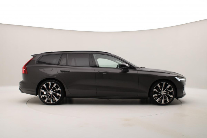 Volvo V60 B4 ULTIMATE DARK AUT REZERVACE