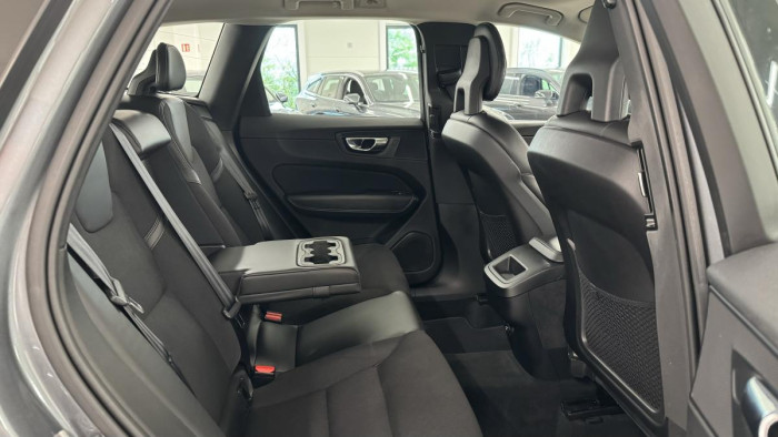 Volvo XC60 D4 AWD MOMENTUM REZERVACE 2.0 d Momentum