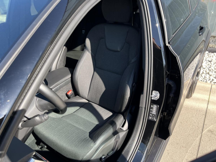 Volvo V90 CROSS COUNTRY B4 AWD Aut 1.maj
