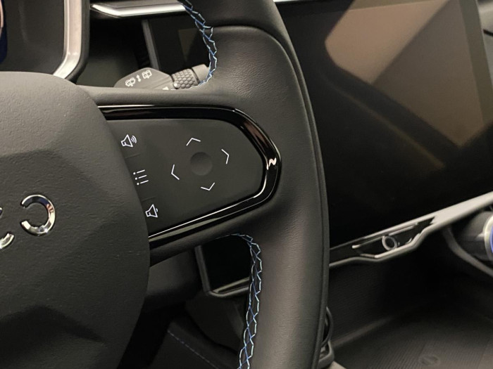 Lynk & Co 01 PHEV DCT AUT 1.maj. REZERVACE