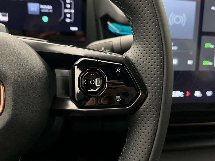 Lynk & Co 08 MORE PHEV