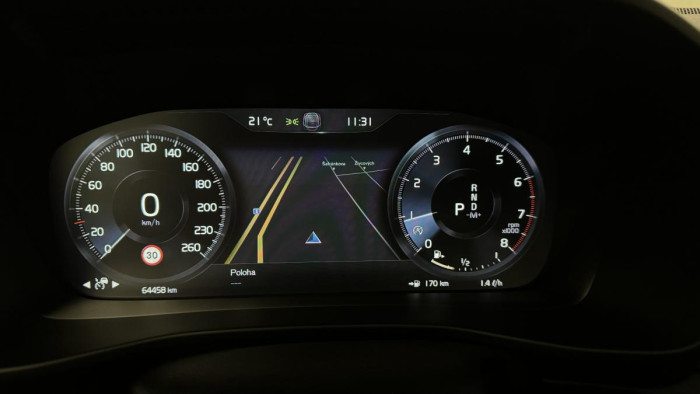 Volvo XC40 T4 R-DESIGN REZERVACE