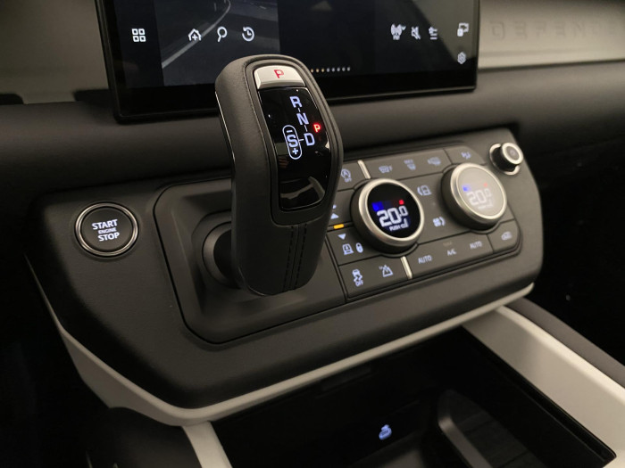 Land Rover Defender 110 D250 S AWD 3.0 d