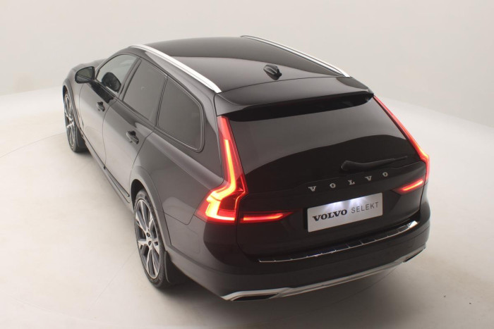 Volvo V90 CC D5 AWD PRO AUT REZERVACE 2.0 d CC CC