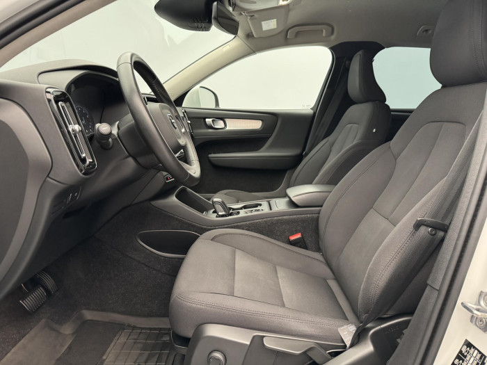 Volvo XC40 B4 MOMENTUM AUT CZ 2.0 Momentum