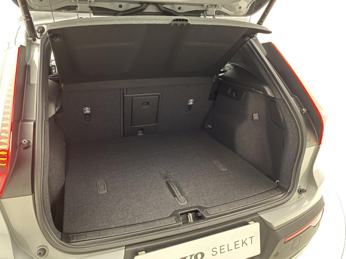 Volvo XC40 B4 PLUS AUT CZ 1.maj. 2.0 Plus