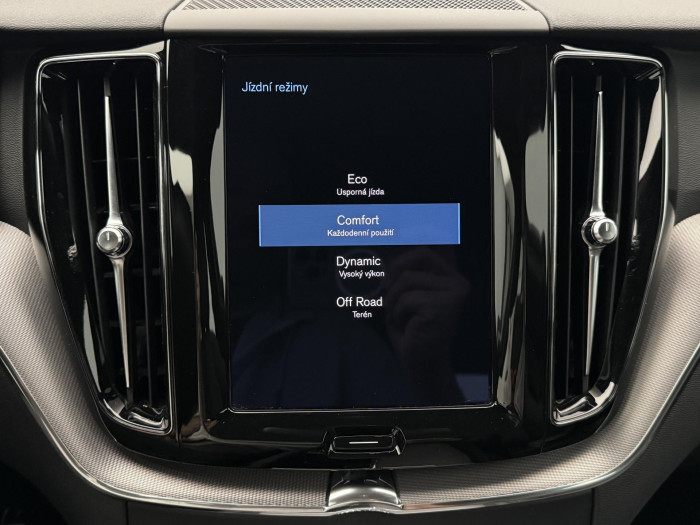 Volvo XC60 B5 AWD R-DESIGN AUT