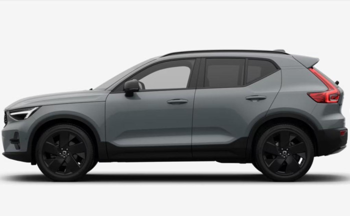 Volvo XC40 B3 AUT PLUS BLACK EDITION