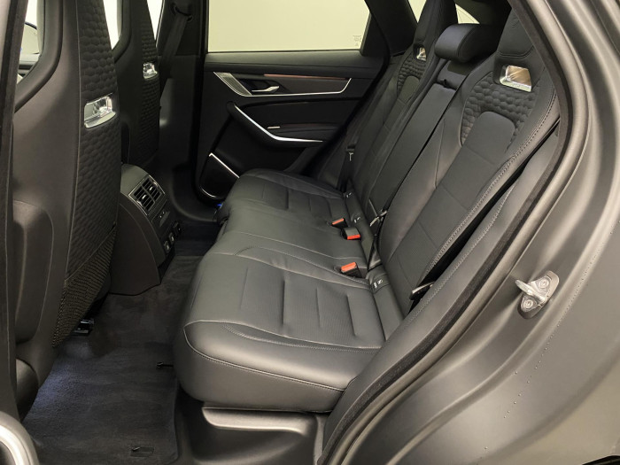 Jaguar F-Pace SVR 575 EDITION REZERVACE 5.0 Edition