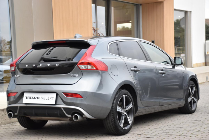 Volvo V40 T3 R-DESIGN AUT 1.maj.