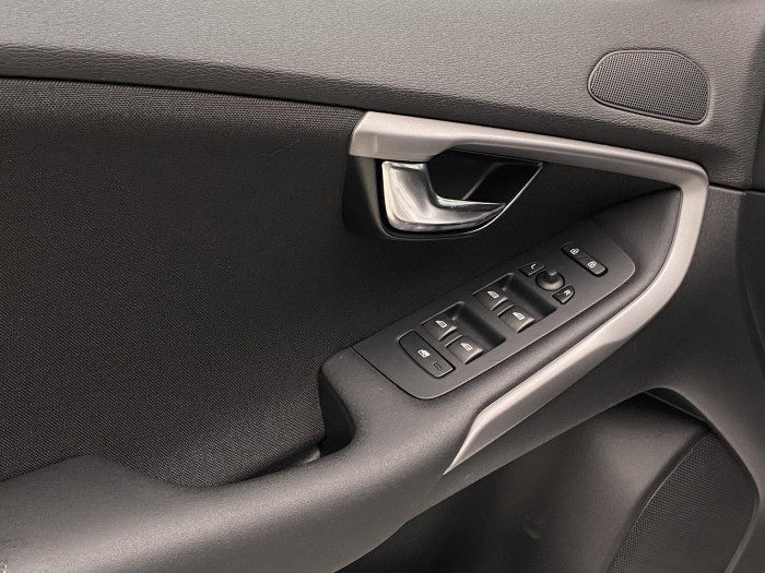 Volvo V40 D2 ES 2.0D 88kW TAŽNÉ 2.0 d d