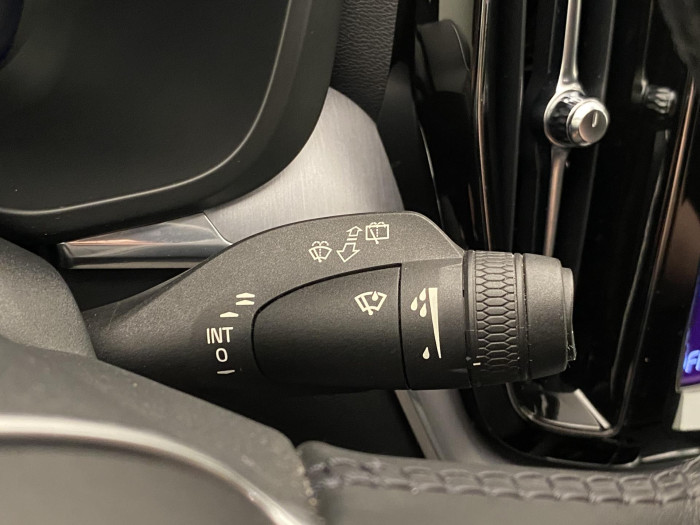 Volvo XC60 B4 AWD DARK PLUS AUT