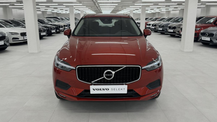 Volvo XC60 B4 AWD MOMENTUM AUT 2.0 Momentum