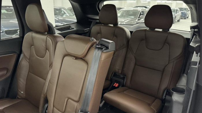 Volvo XC90 B6 AWD INSCRIPTION REZERVACE