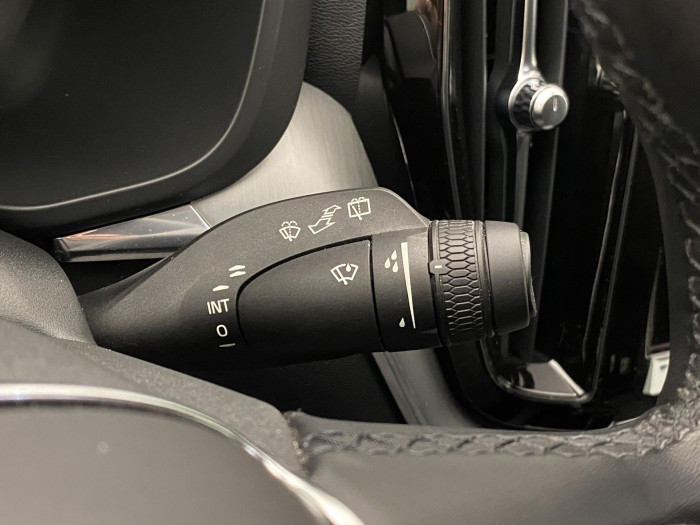 Volvo XC60 B4 AWD CORE AUT CZ