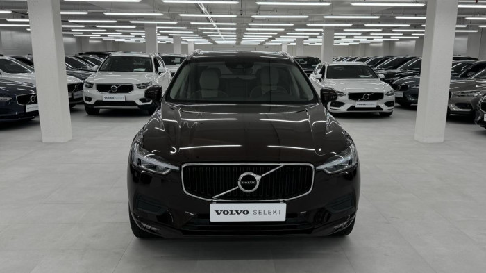 Volvo XC60 T5 AWD MOMENTUM REZERVACE 2.0 Momentum