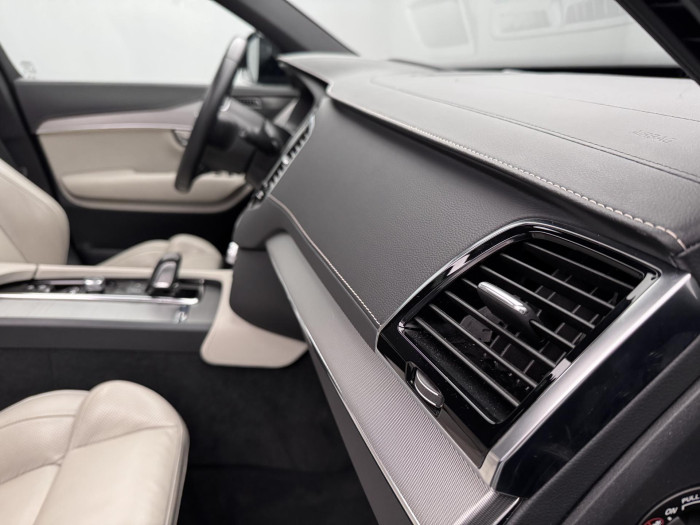 Volvo XC90 B5 AWD R-DESIGN AUT CZ