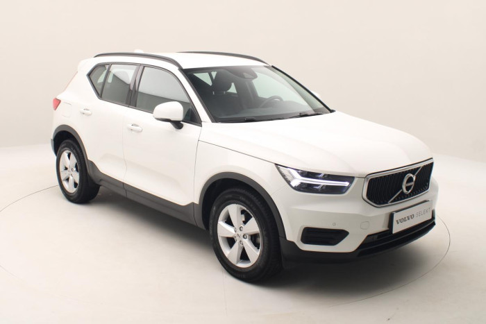 Volvo XC40 D3 MOMENTUM AUT CZ REZERVACE 2.0 d Momentum