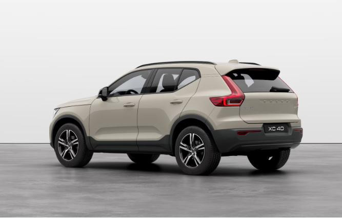 Volvo XC40 B4 AUT BLACK PLUS