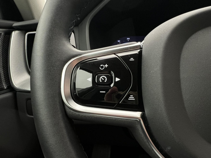 Volvo XC60 B4 AWD PLUS DARK AUT 1.maj.