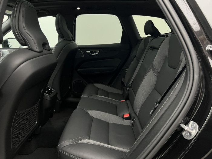 Volvo XC60 B5 AWD ULTRA BLACK EDITION AUT 2.0 Edition