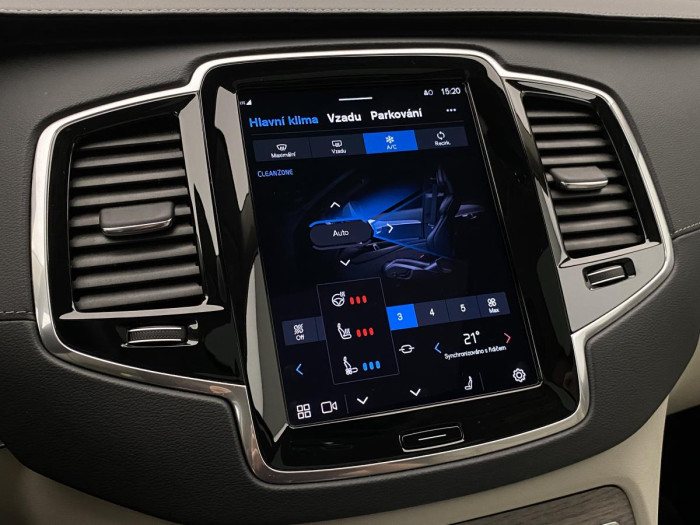 Volvo XC90 B5 AWD ULTIMATE REZERVACE