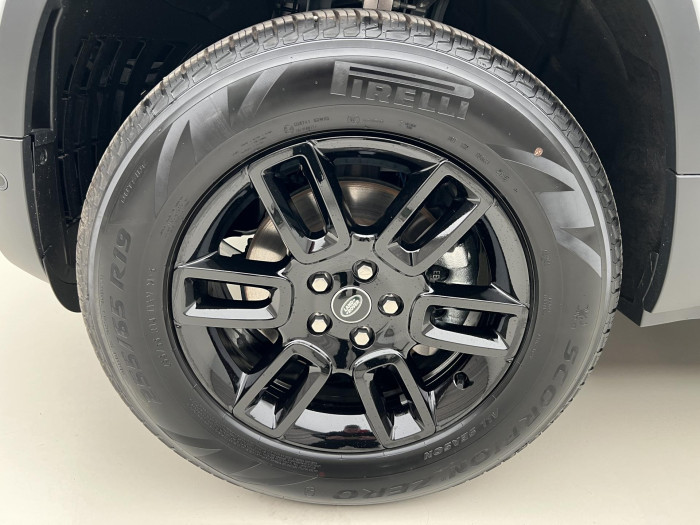 Land Rover Defender 110 D200 S AWD Aut REZERVACE 3.0 d