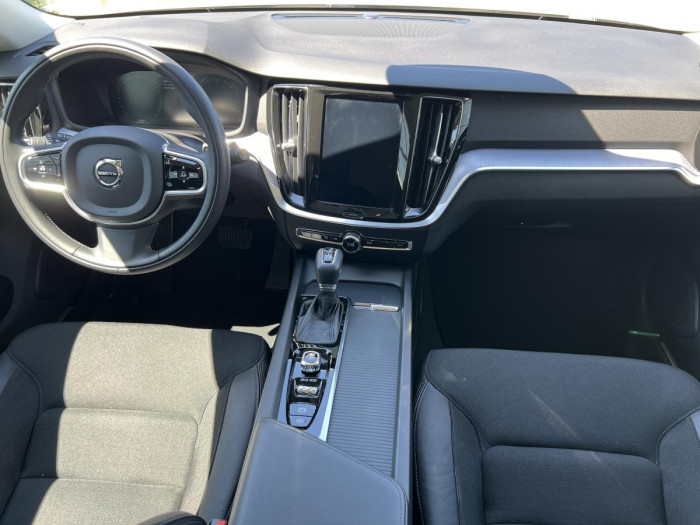 Volvo V60 D3 MOMENTUM Aut CZ REZERVACE 2.0 d Momentum