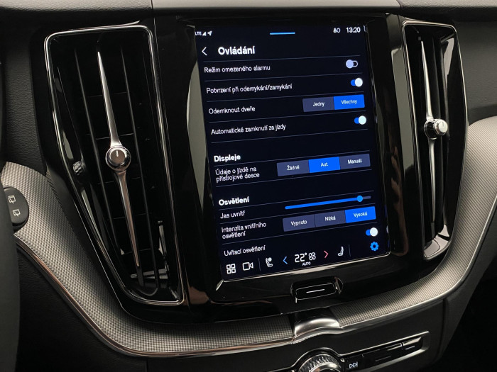 Volvo XC60 B4 AWD DARK PLUS REZERVACE