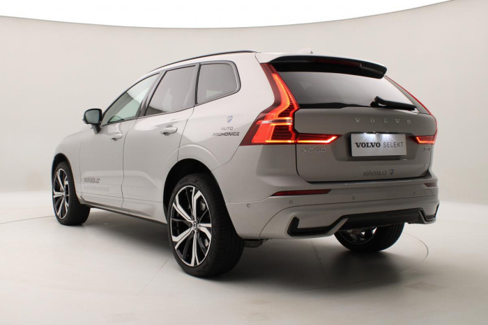 Volvo XC60 B5 AWD ULTIMATE AUT REZERVACE