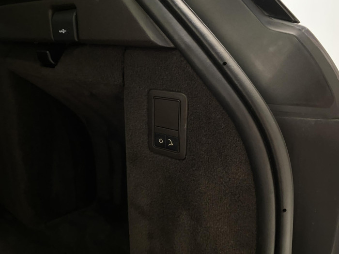 Land Rover Range Rover Sport 3.0 SDV6 AWD REZERVACE