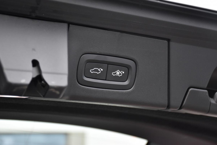Volvo V90 T4 MOMENTUM REZERVACE 2.0 Momentum