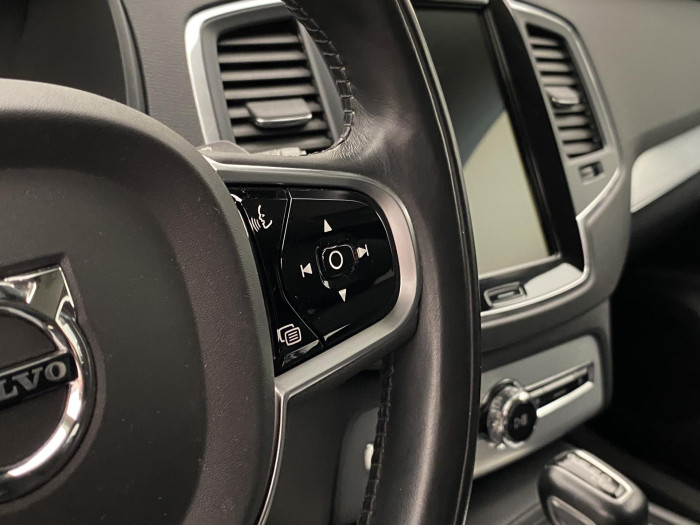 Volvo XC90 D5 AWD MOMENTUM AUT 7míst 2.0 d Momentum