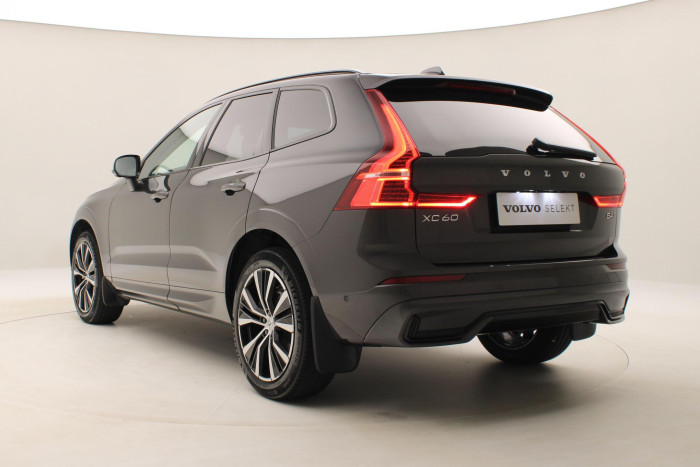 Volvo XC60 B4 AWD PLUS DARK AUT 1.maj